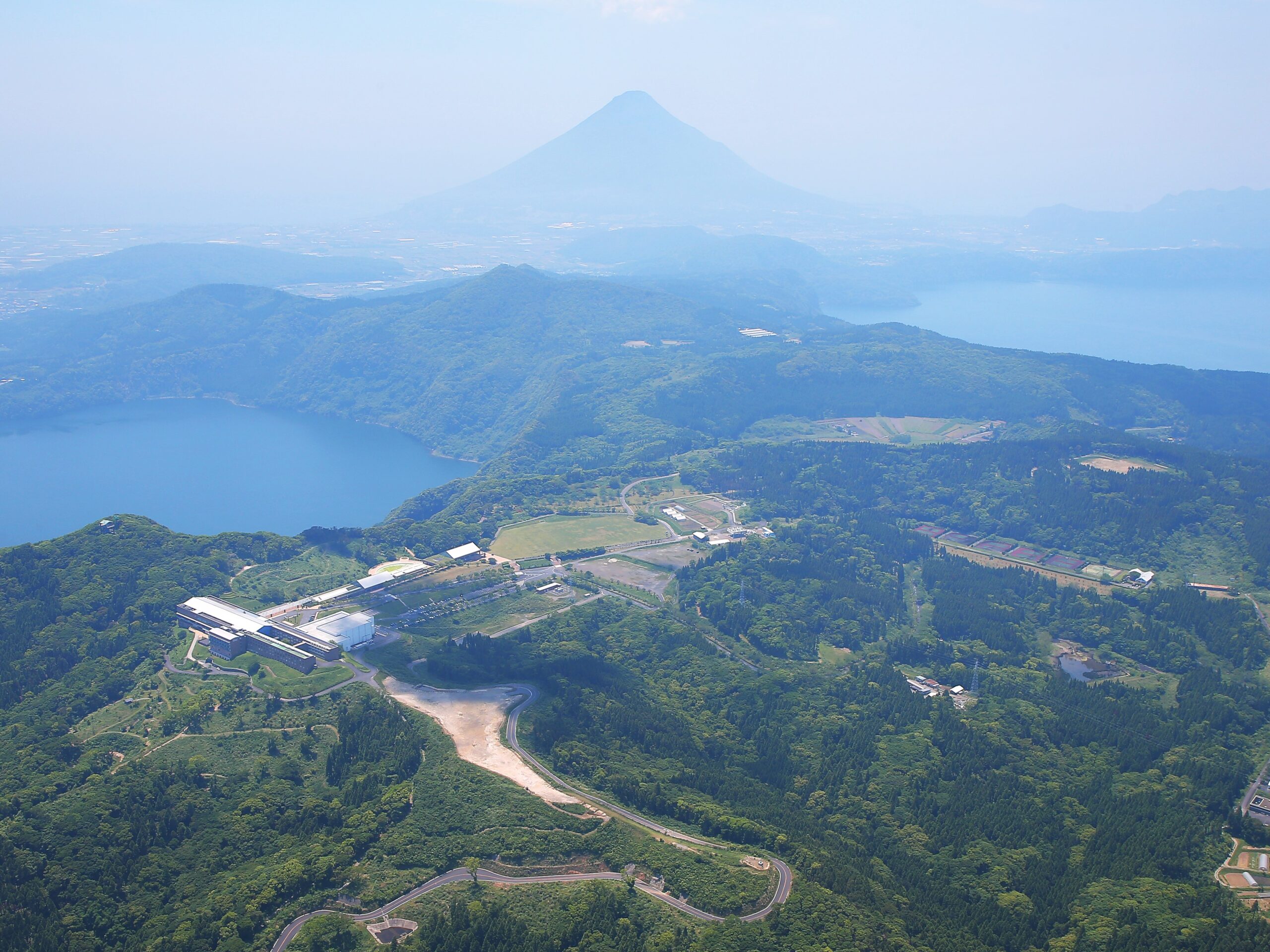 地域の森林組合と連携した社有林の保全とCO₂吸収への貢献 | 環境 | 株式会社新日本科学